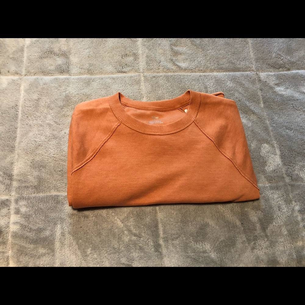 Women’s light weight crew neck